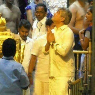 Ajith Kumar visits Tirupati temple