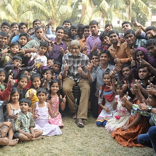 Amitabh Bachchan shoots with deaf and mute children for TE3N