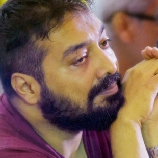 Anurag Kashyap stands up for Manoj Bajpayee's Saat Uchakkey
