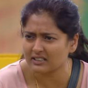 Bigg Boss Gayathri lashes out for only highlighting her for the bad words