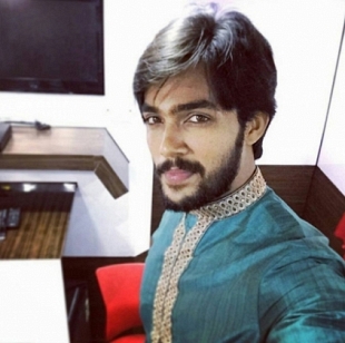 Compilation of Bigg Boss Aarav's live chat with his followers