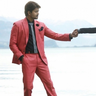 Costumer Sathya on why he chose red color suit for Vijay in Bairavaa
