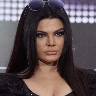 Court cancels Rakhi Sawant's bail and issues fresh warrant