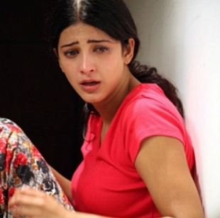 Shruti Haasan receives death threat, complains to the Cyber Cell