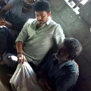 Vijay visited Anitha's house and offered condolence to her parents