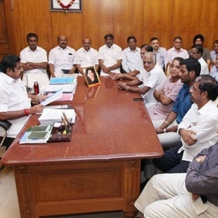 Vishal and TFPC members met the Chief Minister requesting to remove the Municipal Tax