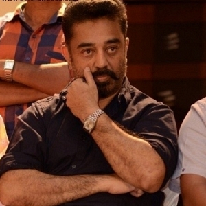 Kamal Haasan requests the Police forces not to attack the students at Marina