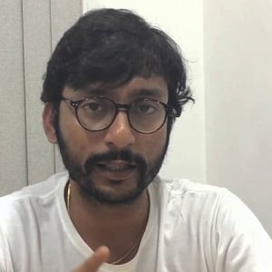 RJ Balaji takes his stance on the Jallikattu issue at Marina beach