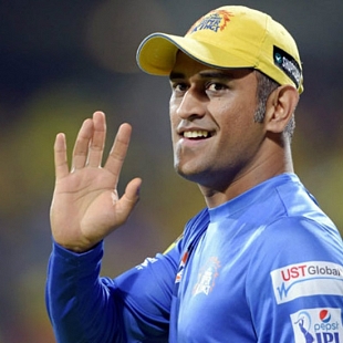  Dhoni signs up for Chennai Super Kings 