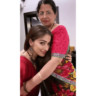 Raai Lakshmi With Her Mom