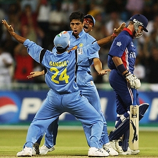 Ashish Nehra picks 6 wickets for 23 runs