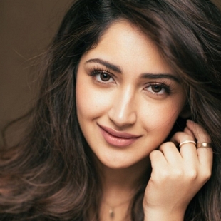 Vanamagan fame Sayyeshaa to play the female lead in Vijay Sethupathi’s Junga