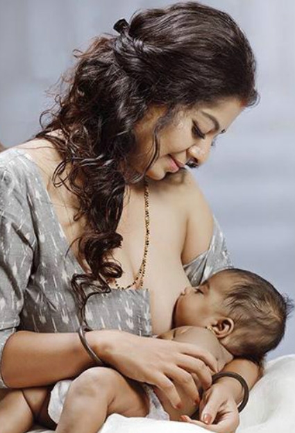 [Image: the-politics-of-open-breastfeeding-row-p...ills-1.jpg]