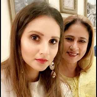 Tennis Legend Sania Mirza With Her Mom