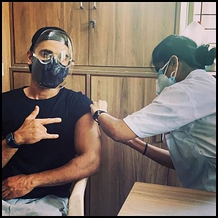 Bollywood Actor Pulkit Samrat Took his Covid Vaccine 