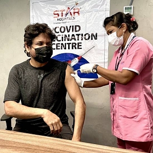 Actor Nagarjuna Took his Covid Vaccine 